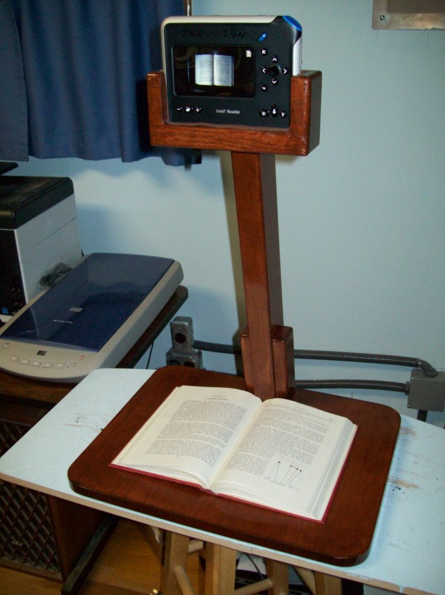 photo of the stand with reader